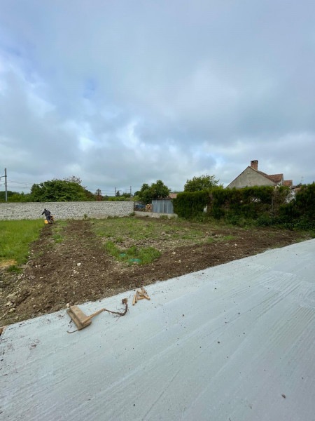 Mise à plat d'un terrain pour engazonnement fin à Baulne | KEEP CLEAN