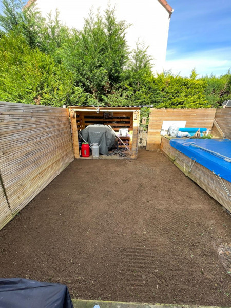 Mise en oeuvre gazon en plaque à Baulne | KEEP CLEAN